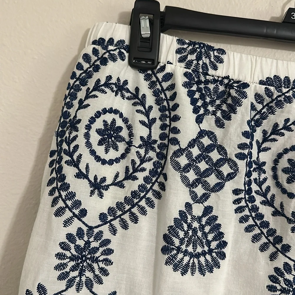 Adiva white with blue embroidered tiered hi low skirt